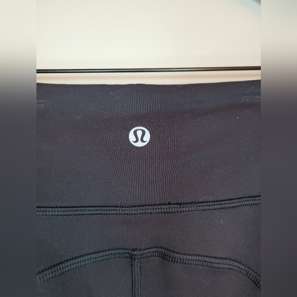 Lululemon Invigorate High-Rise Crop 23"Black Sz 2 - Picture 9 of 13